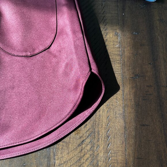 NWT H&M Burgundy Satin Pocket Skirt - Picture 12 of 16